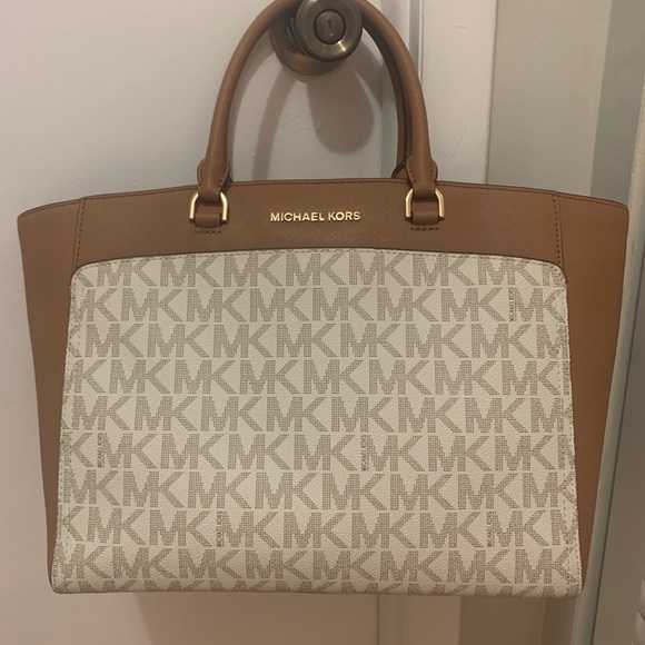 SOLD Michael Kors purse - Picture 12 of 12